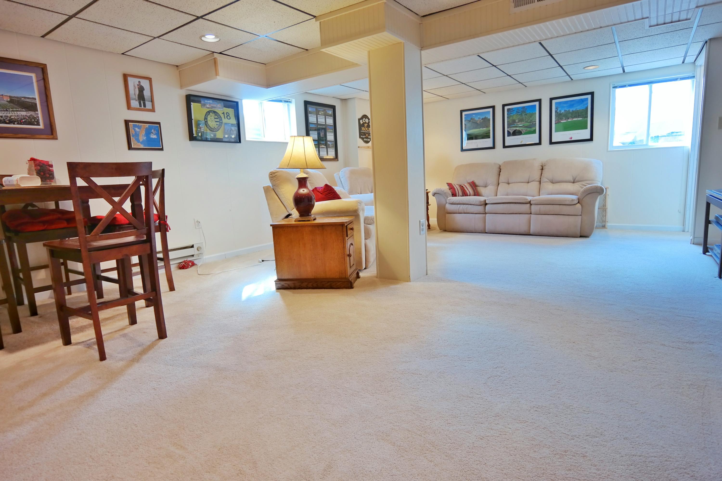 5726 Cove Road Roanoke, VA 24019 - Photo 21 of 34 a living room with furniture and a large window