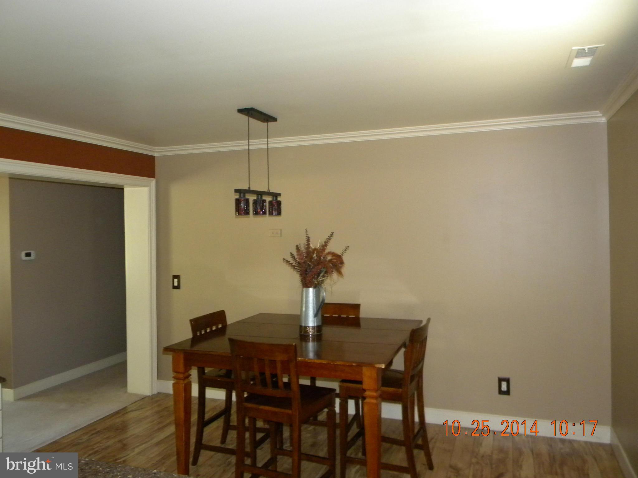 1438 Sussex Road Baltimore, MD 21221 - Photo 13 of 30 BreakFast Table