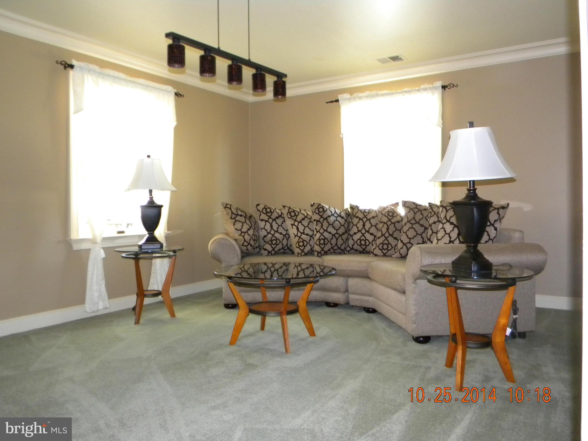 1438 Sussex Road Baltimore, MD 21221 - Photo 16 of 30 Family Room