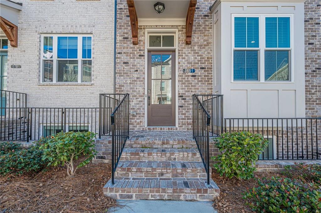 1691 Wellborn Walk Suwanee, GA 30024 - Photo 4 of 58