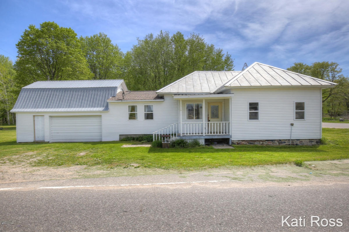 4010 Grow Road Northwest Stanton, MI 48888 - Photo 1 of 22 IMG_4010
