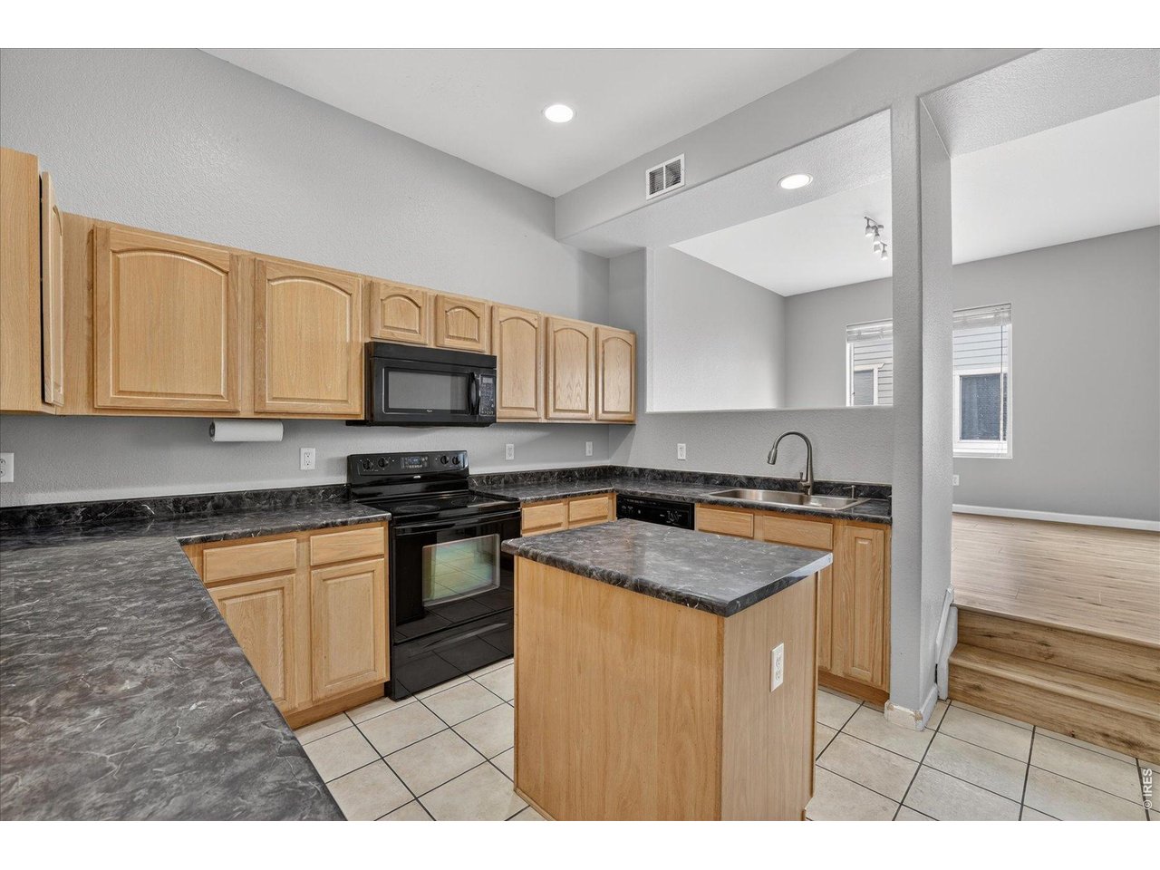 11250 Florence Street, Unit B Commerce City, CO 80640 - Photo 13 of 38