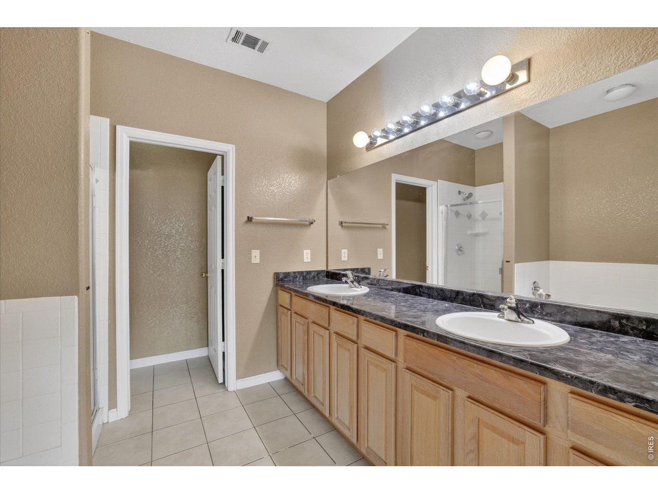 11250 Florence Street, Unit B Commerce City, CO 80640 - Photo 22 of 38
