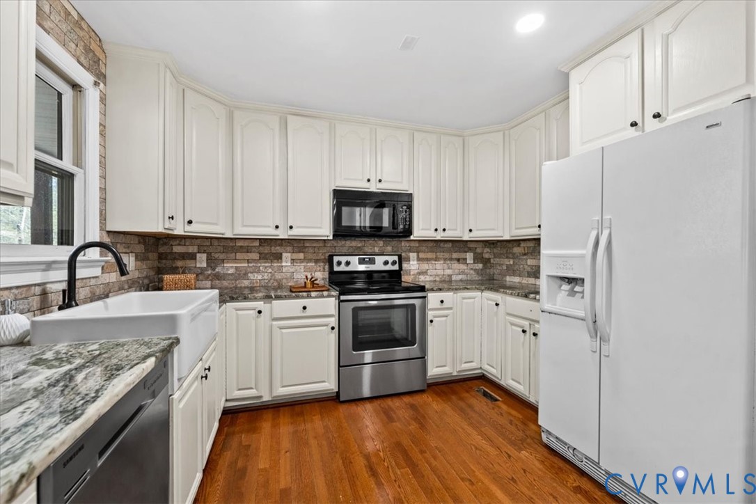 7040 Old Roxbury Road Quinton, VA 23141 - Photo 11 of 38