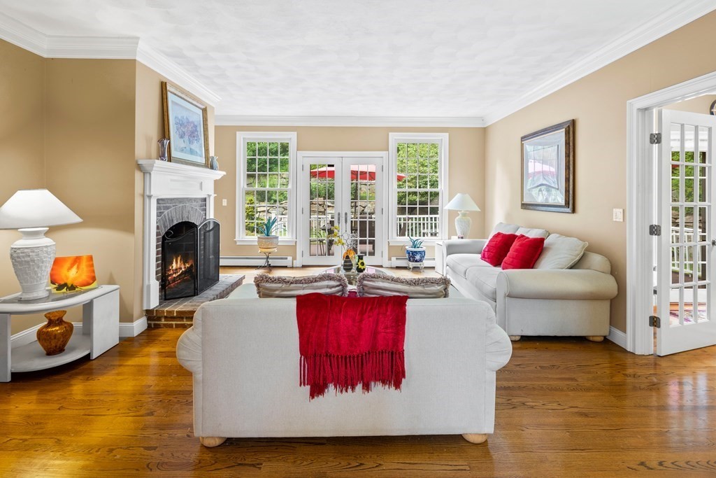 102 Spofford Road Boxford, MA 01921 - Photo 4 of 33