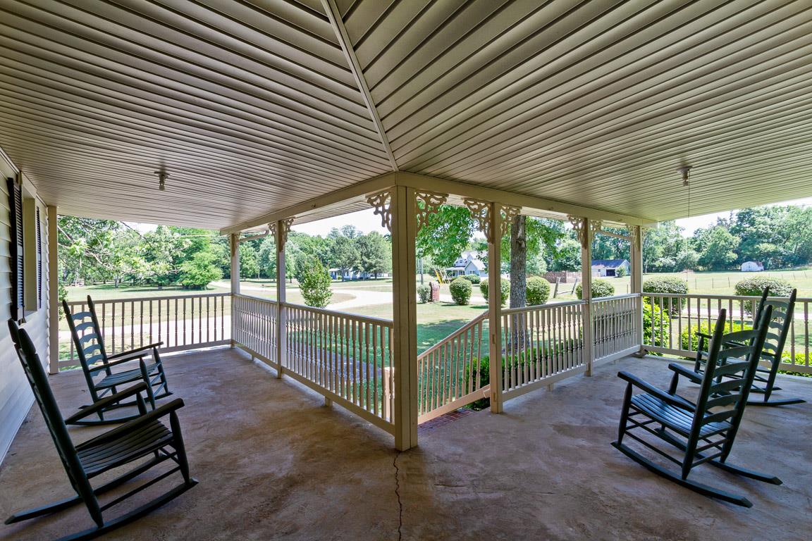 5221 King Tucks Road Murfreesboro, TN 37129 - Photo 3 of 23 Covered Front Porch!