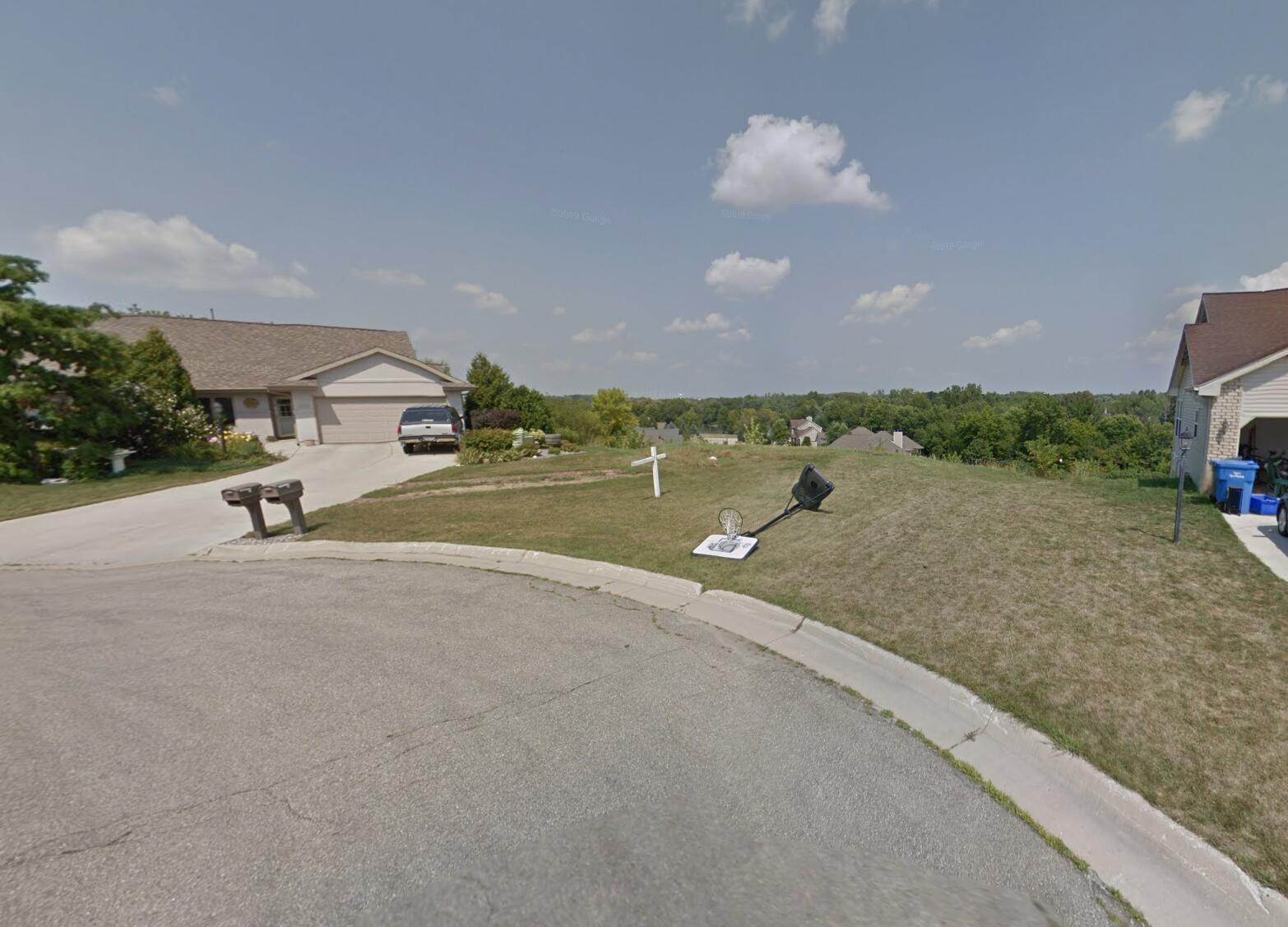 305 East Hvn Dr