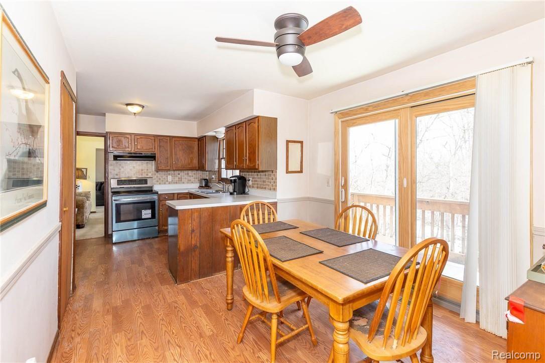 2831 Acorn Road Bloomfield Hills, MI 48302 - Photo 8 of 12 Kitchen Opens to Deck