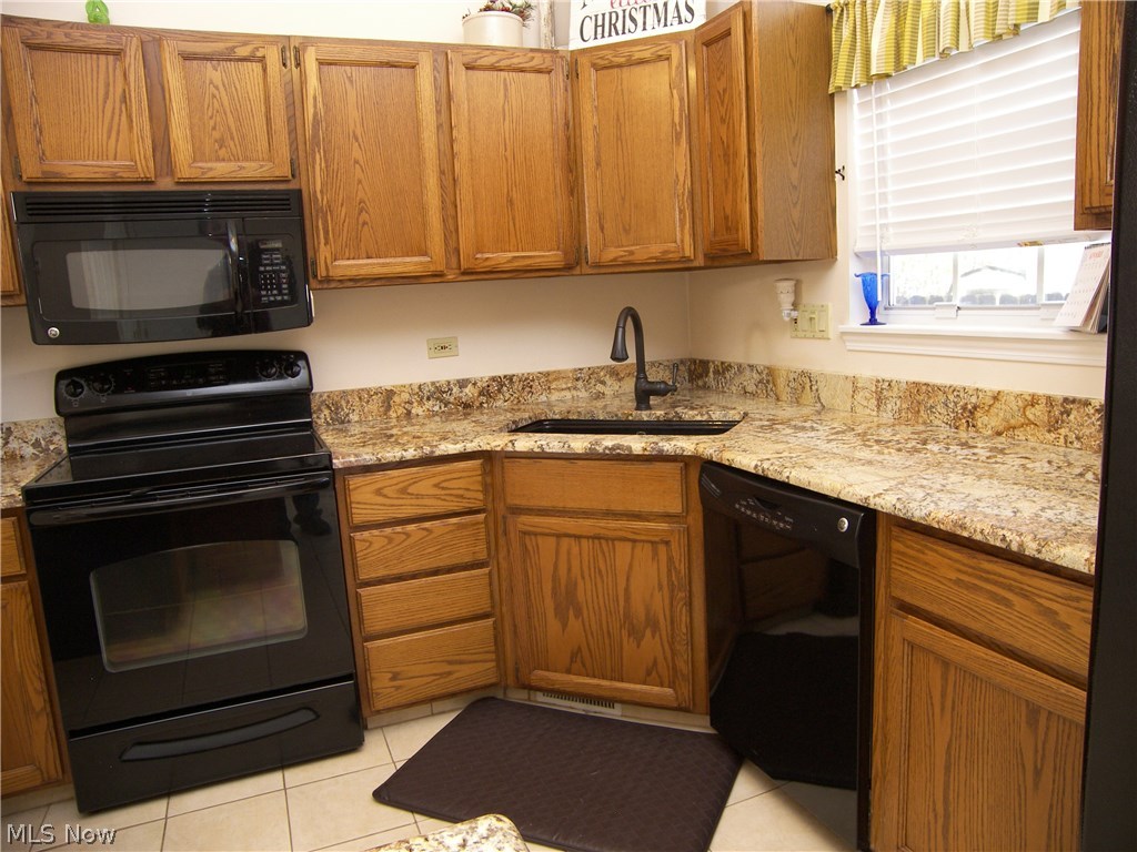 6150 Ridgeview Boulevard North Ridgeville, OH 44039 - Photo 11 of 35