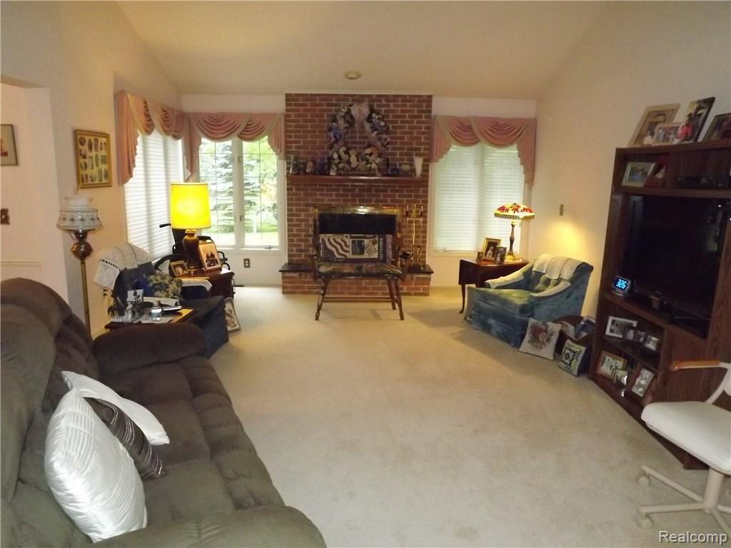 986 Pine Trail Drive Rochester Hills, MI 48307 - Photo 8 of 20
