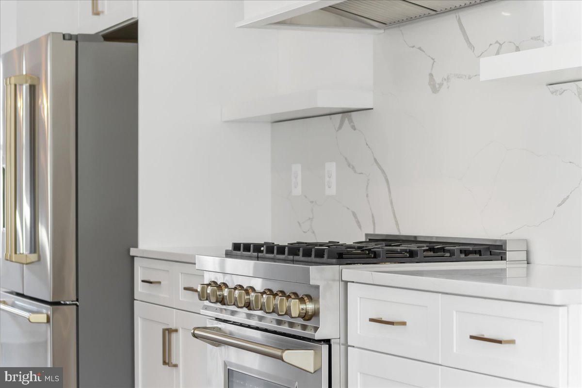13935 Harrisville Road Mount Airy, MD 21771 - Photo 22 of 73 Quarts Backsplash