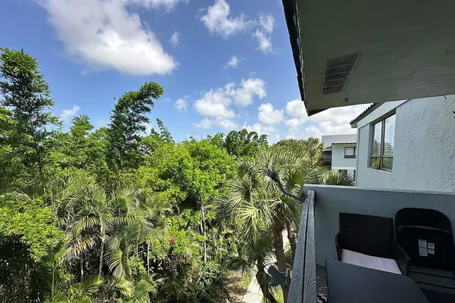 $187,000 | 1900 North Congress Avenue, Unit 407, West Palm Beach, FL 33401