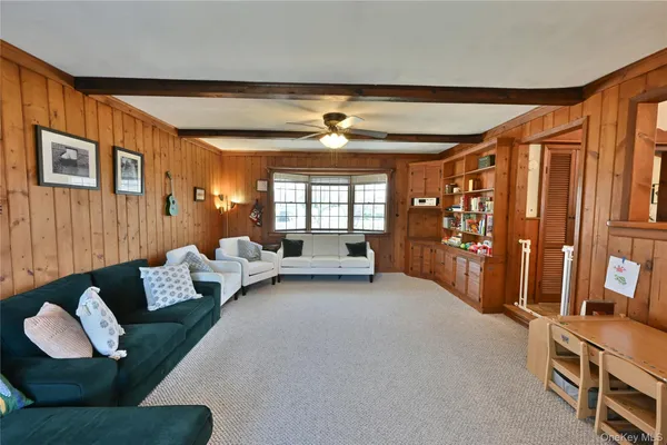 $789,000 | 28 Dartmouth Drive, Smithtown, NY 11787