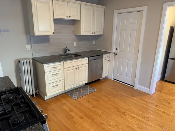 $3,900 | 234 Boylston Street, Unit 2, Watertown, MA 02472