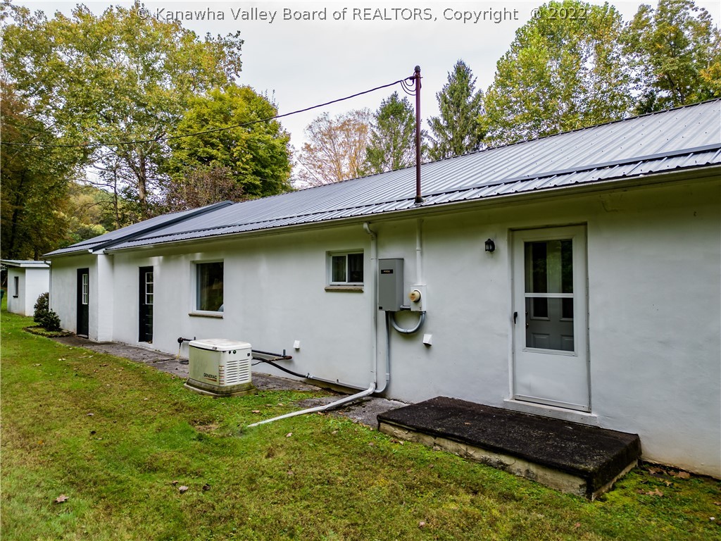 1891 Bills Creek Road Winfield, WV 25213 - Photo 14 of 31 Gallery Image 14