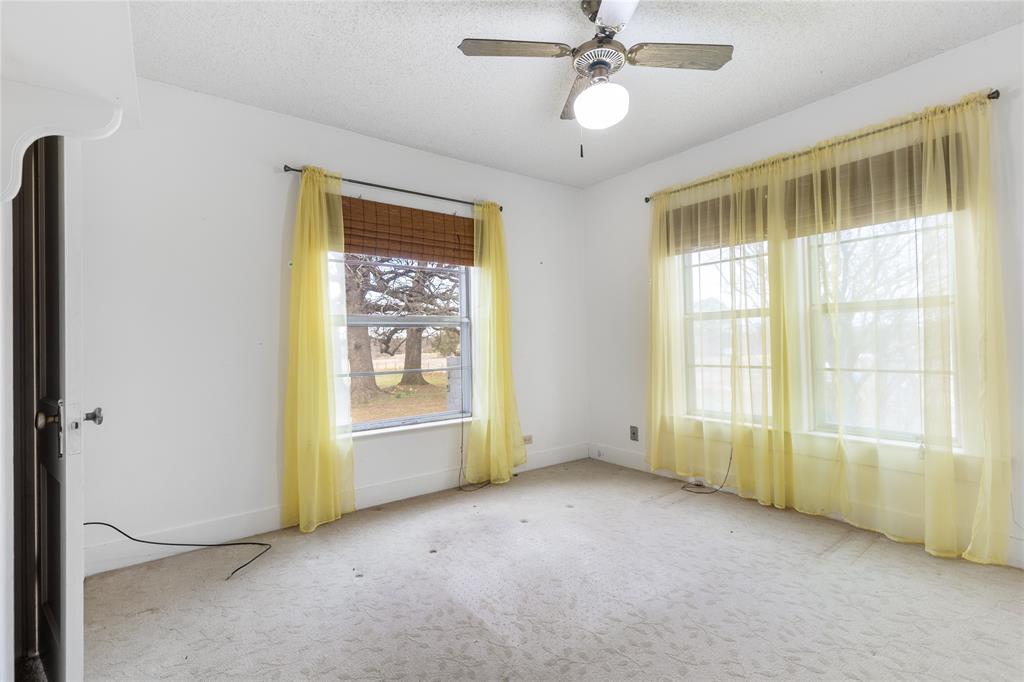 1912 East Texas Street Denison, TX 75021 - Photo 11 of 23