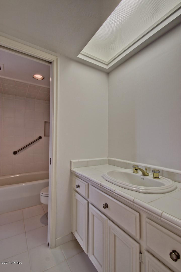 4448 East Camelback Road, Unit 11 Phoenix, AZ 85018 - Photo 69 of 98 Camelback #11 (79)