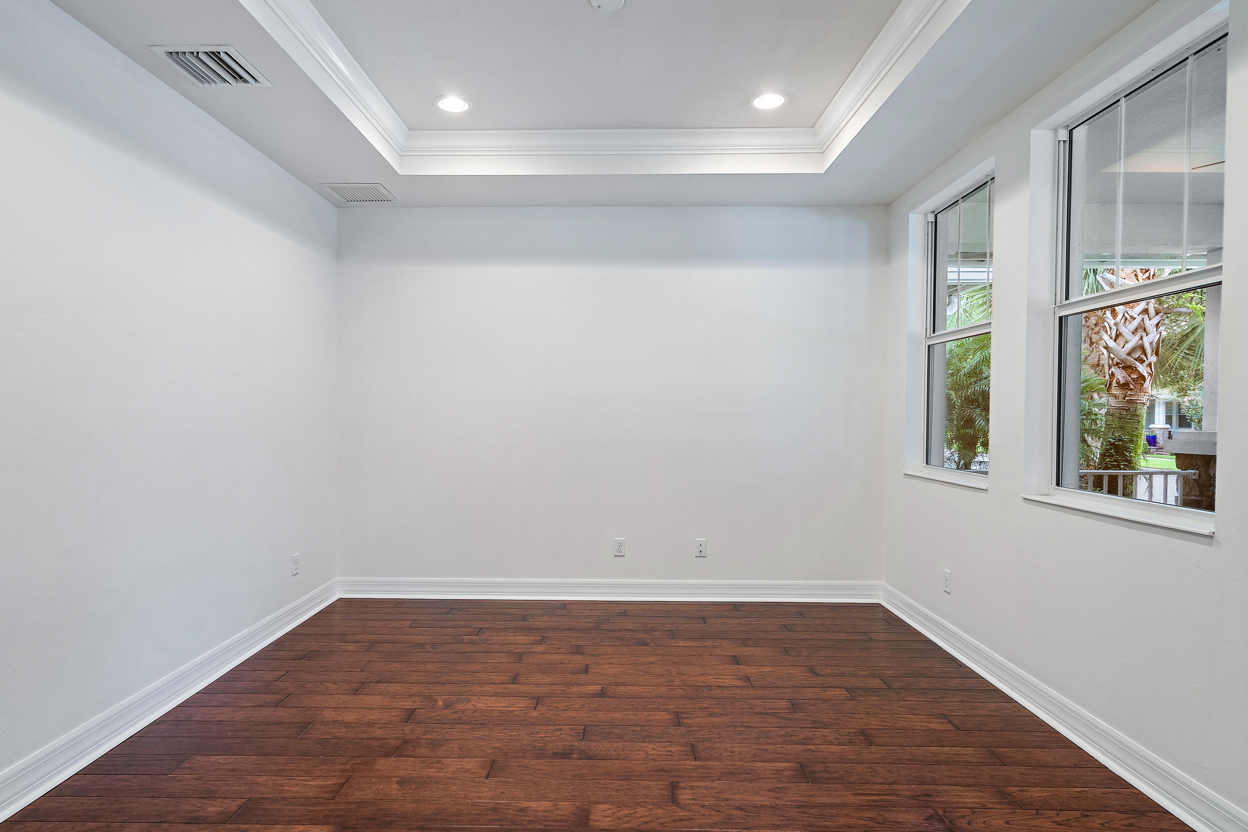 1342 Community Drive Jupiter, FL 33458 - Photo 14 of 34 Den/Office