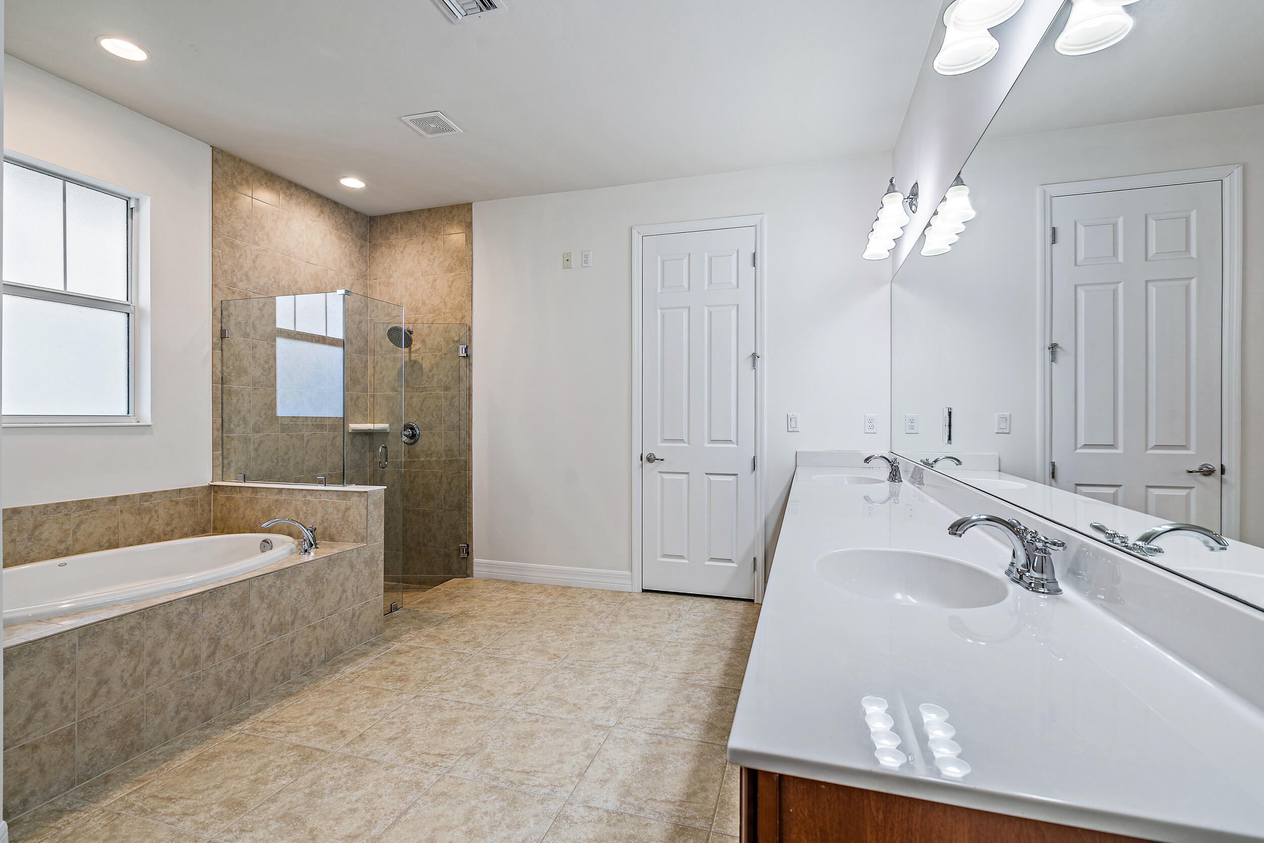 1342 Community Drive Jupiter, FL 33458 - Photo 18 of 34 Master Bath