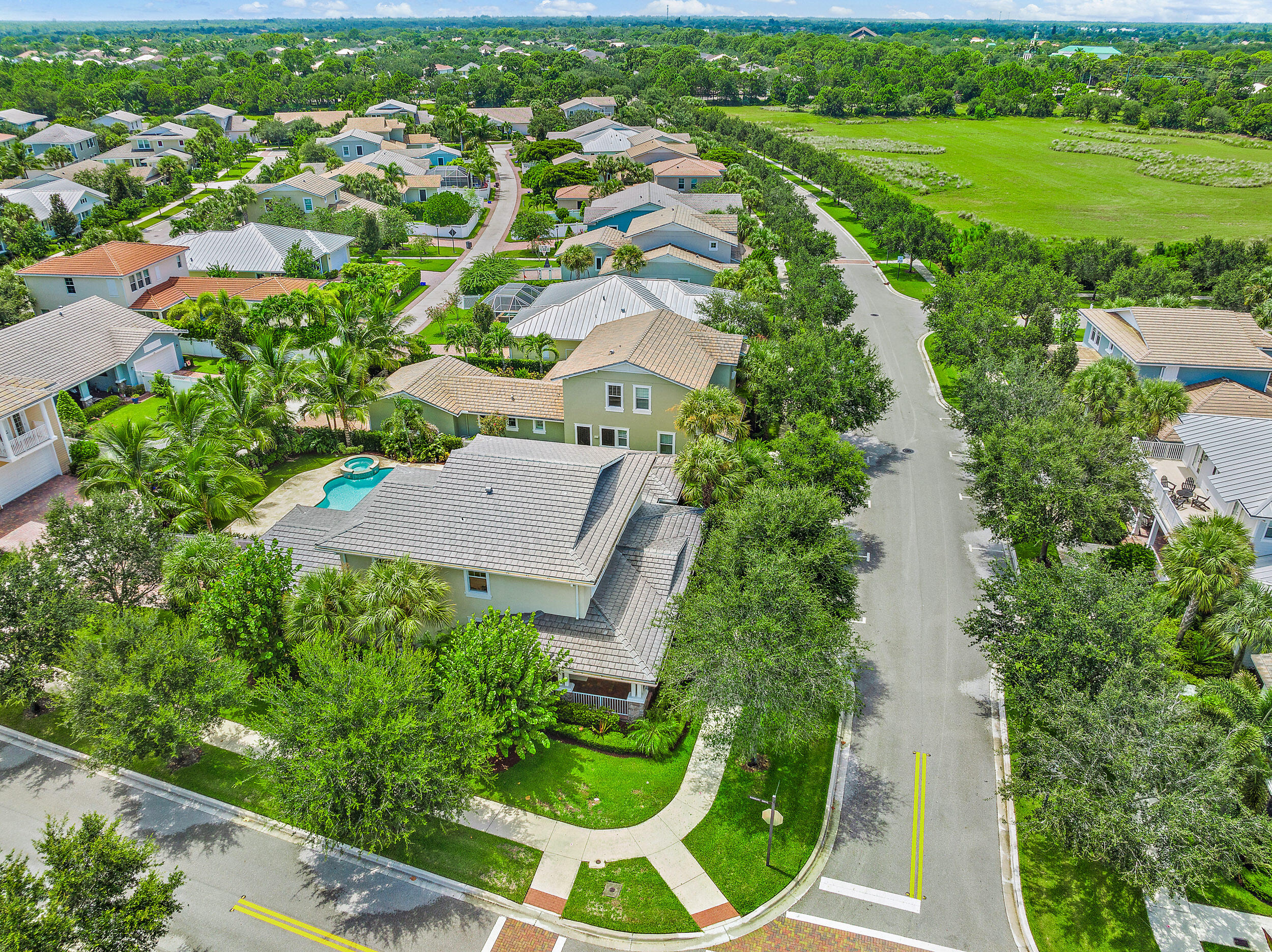 1342 Community Drive Jupiter, FL 33458 - Photo 28 of 34 Aerial View