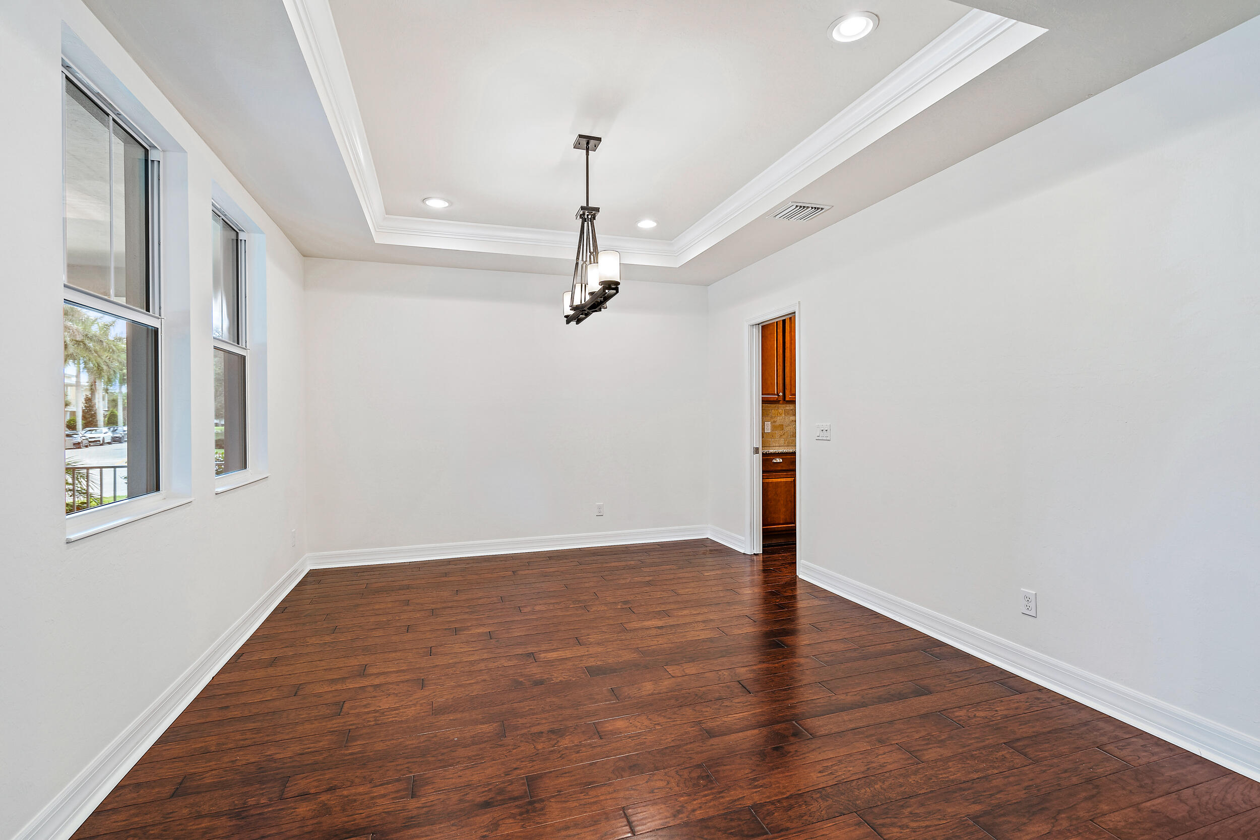 1342 Community Drive Jupiter, FL 33458 - Photo 7 of 34 Dining