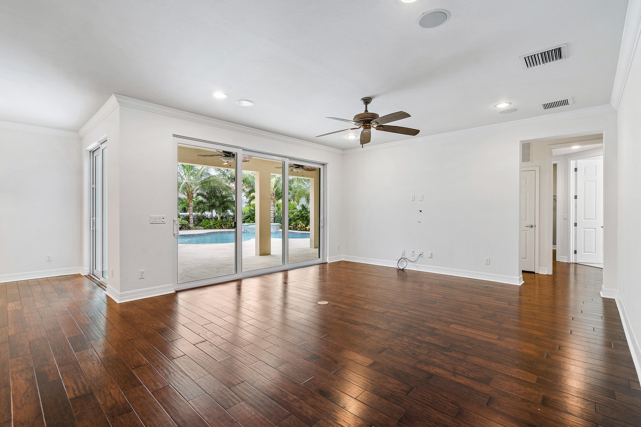 1342 Community Drive Jupiter, FL 33458 - Photo 9 of 34 Family