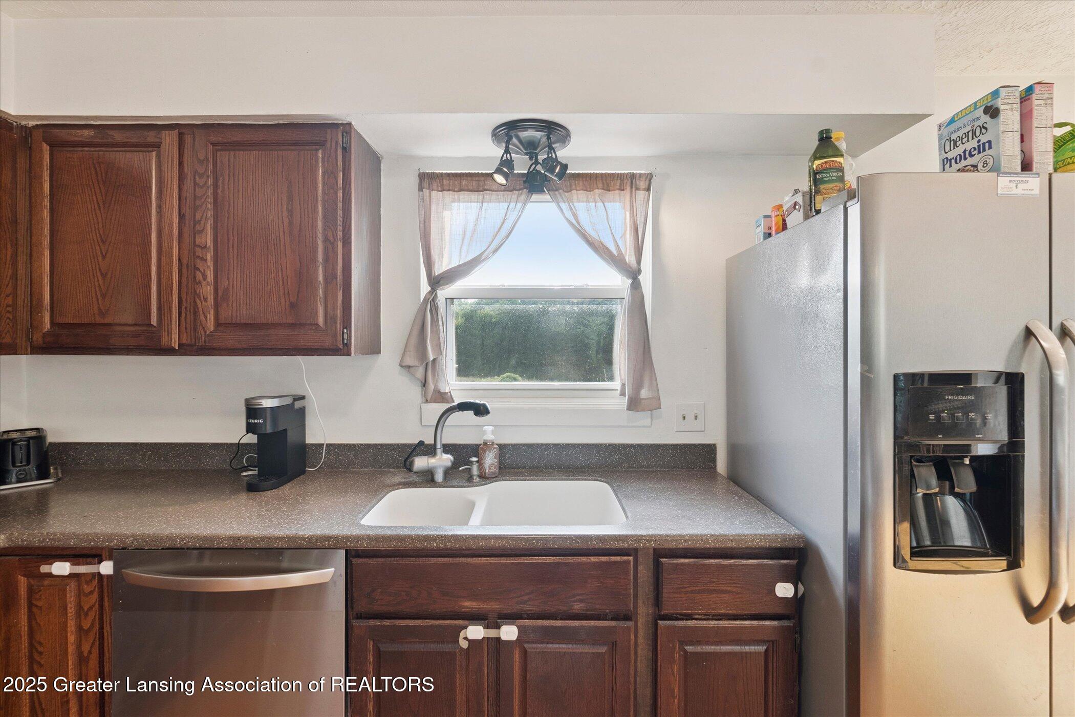 4787 South St Clair Road St. Johns, MI 48879 - Photo 11 of 56 11-4787-S-St-Clair-Rd-St-Johns-MI-48879-