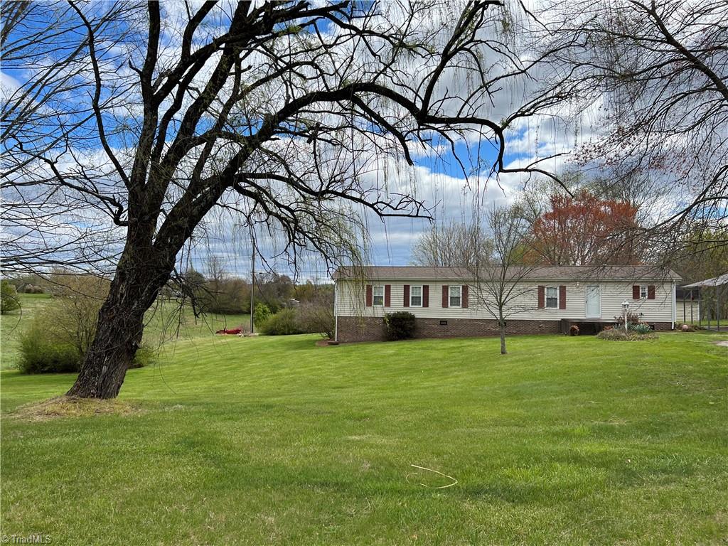 612 Dowell Ridge Road North Wilkesboro, NC 28659 - Photo 6 of 37 Gallery Image 6