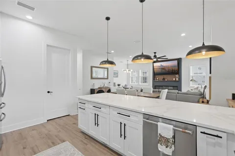 $1,100,000 | 1727 Maryland Avenue Northeast, St. Petersburg, FL 33703