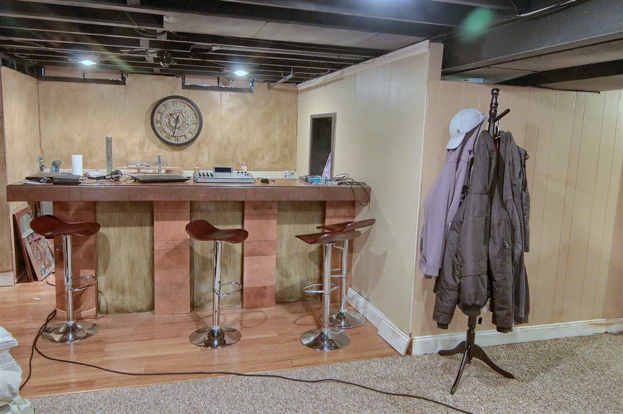 30143 Hayes Road Warren, MI 48088 - Photo 22 of 31 finished basement bar