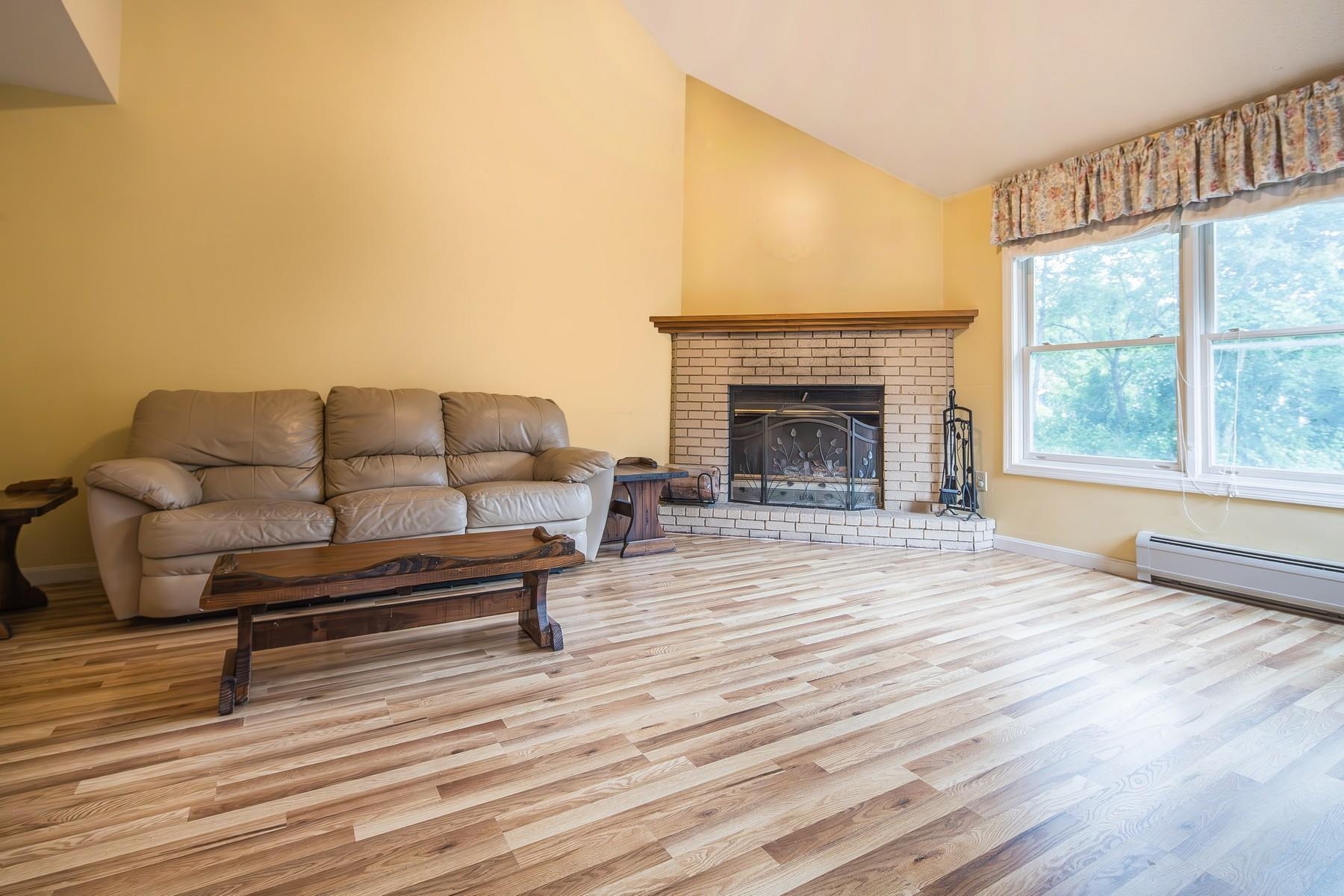 6 Moonbrook Drive Rutland, VT 05701 - Photo 4 of 40