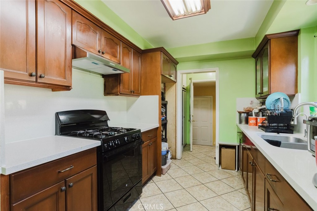 11338 Dronfield Avenue Pacoima, CA 91331 - Photo 14 of 46