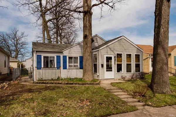 $1,050 | 2307 Kenwood Avenue, Fort Wayne, IN 46805