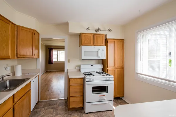 $1,050 | 2307 Kenwood Avenue, Fort Wayne, IN 46805