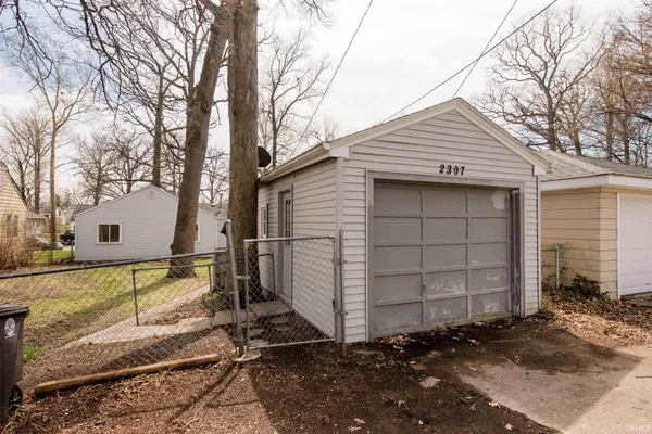 $1,050 | 2307 Kenwood Avenue, Fort Wayne, IN 46805