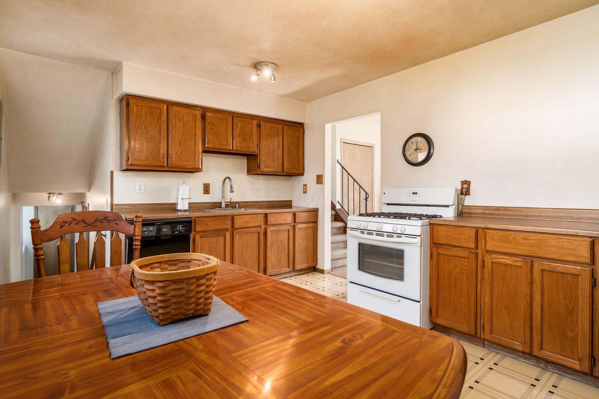 4936 Refugee Road Columbus, OH 43232 - Photo 13 of 30 Gallery Image 13