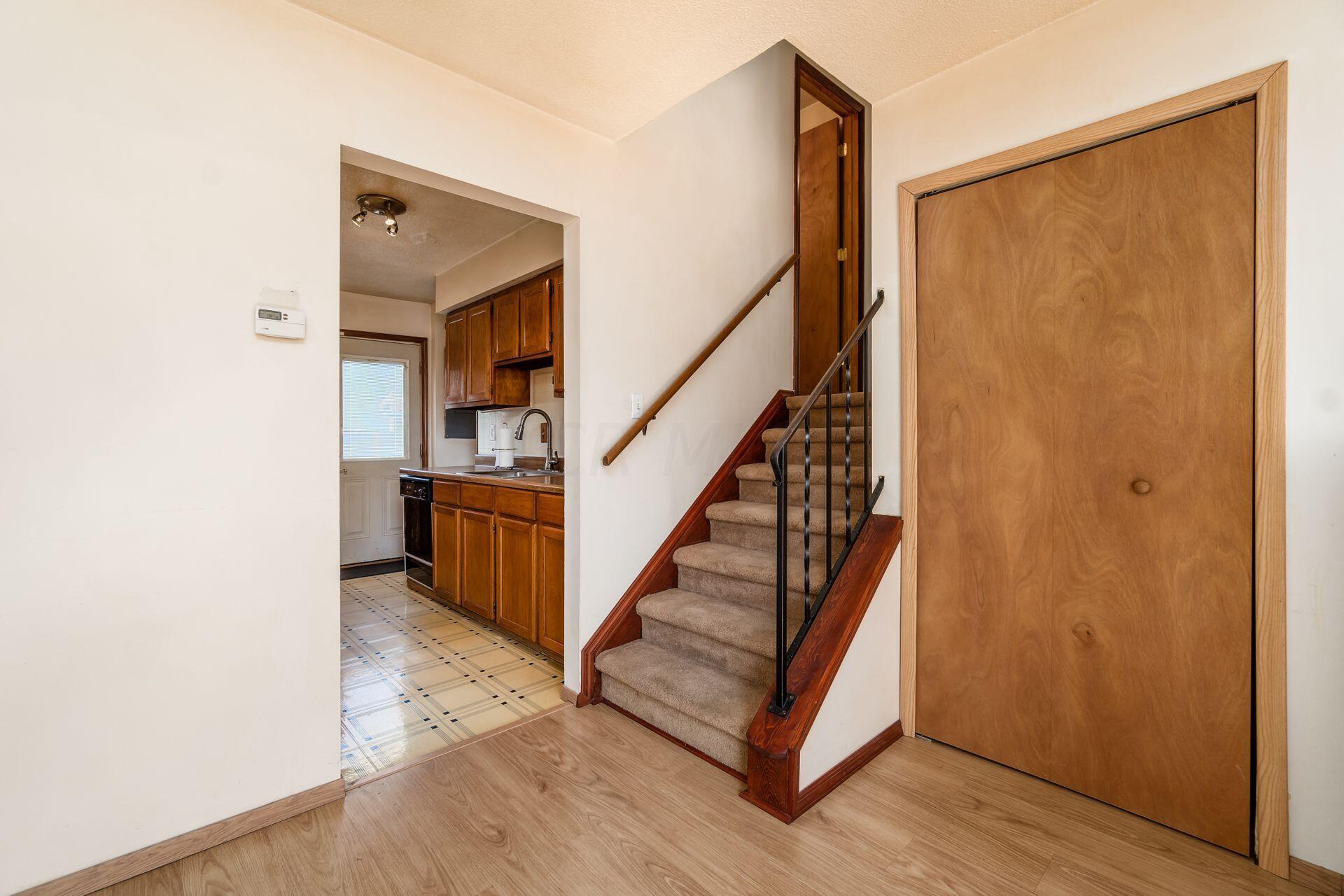 4936 Refugee Road Columbus, OH 43232 - Photo 8 of 30 Gallery Image 8