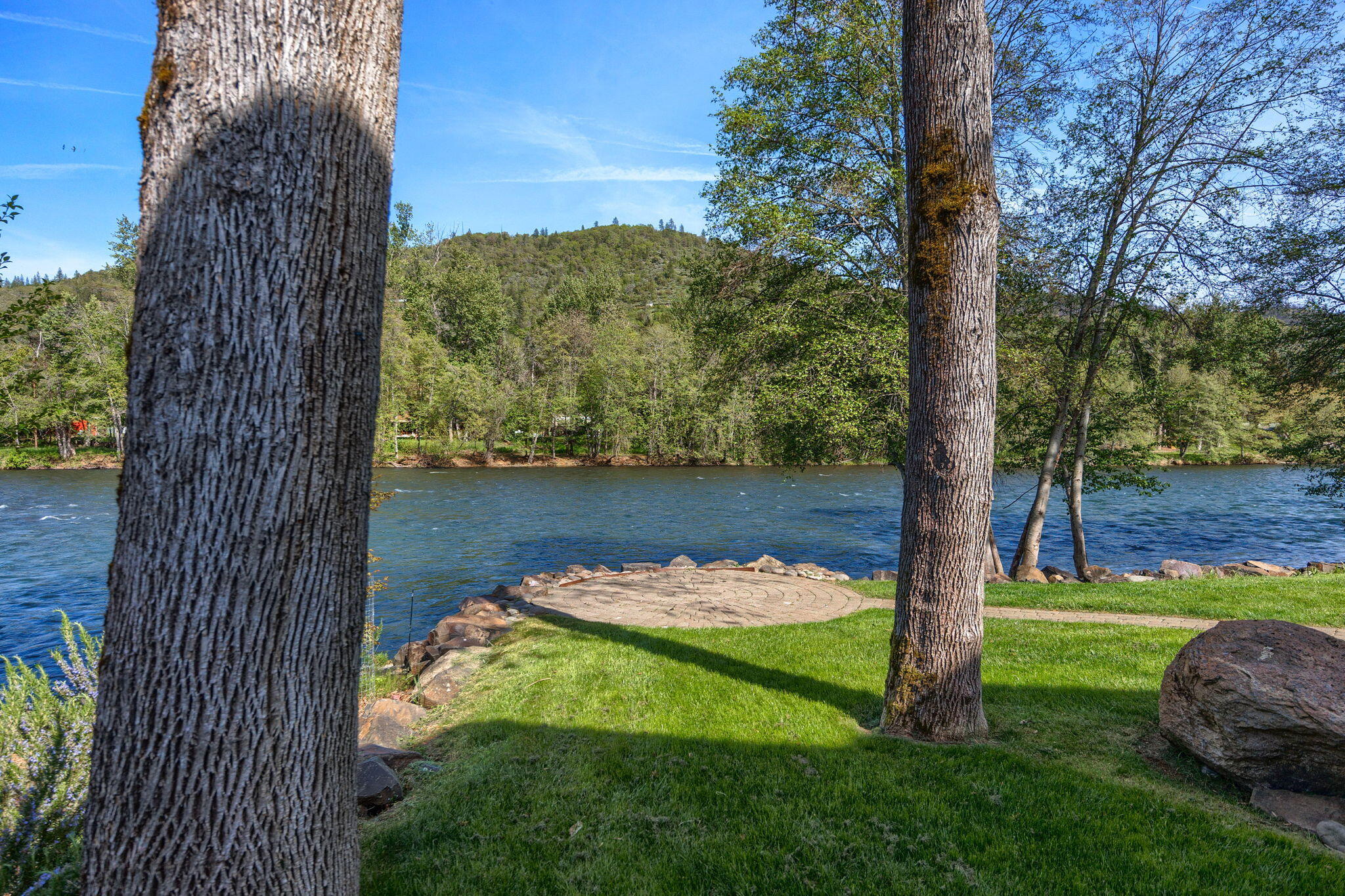 343 Rene Drive Shady Cove, OR 97539 - Photo 91 of 152 River