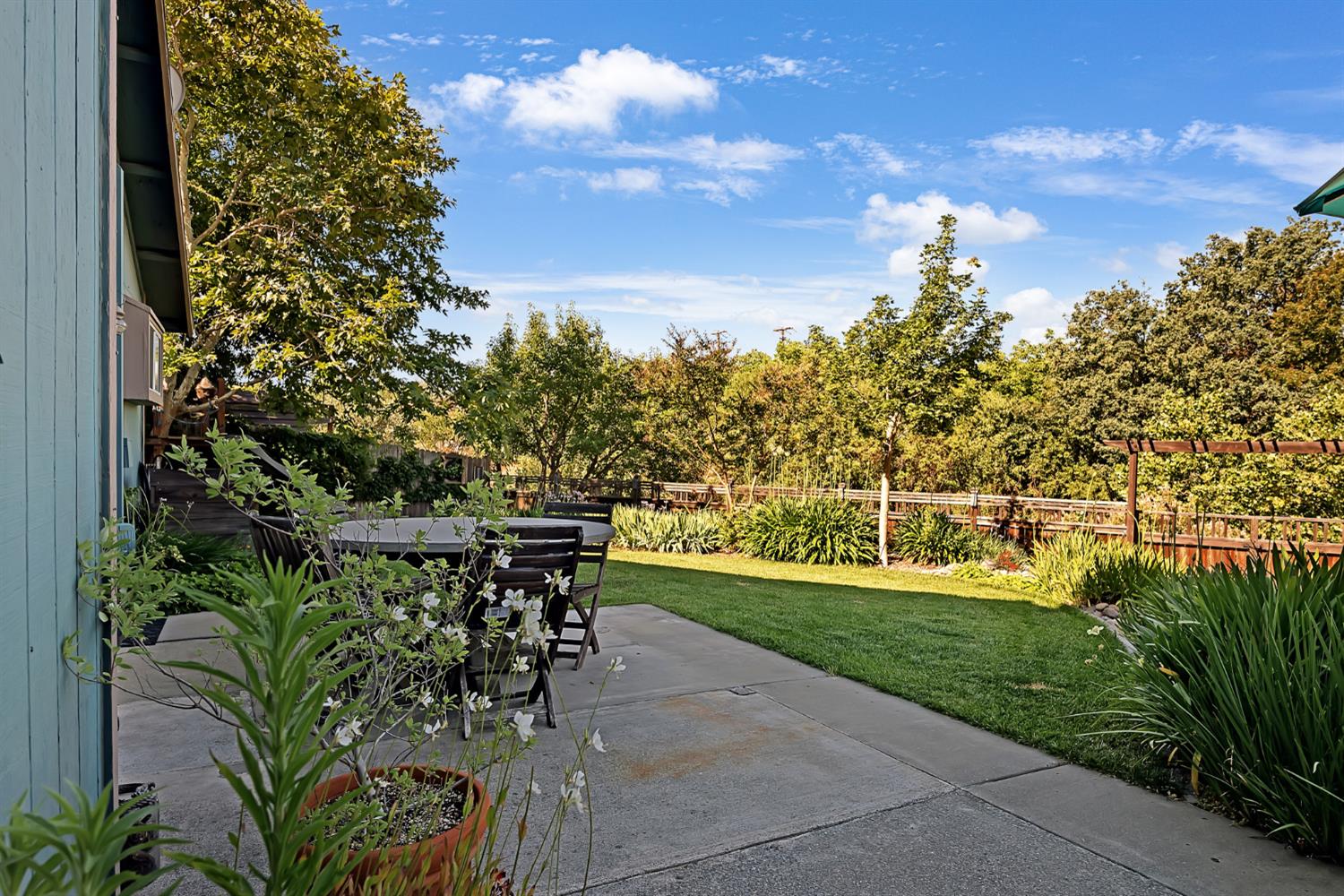 1008 Suffolk Court Winters, CA 95694 - Photo 2 of 30