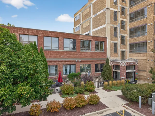 $295,000 | 234 East Reservoir Avenue, Unit 203, Milwaukee, WI 53212