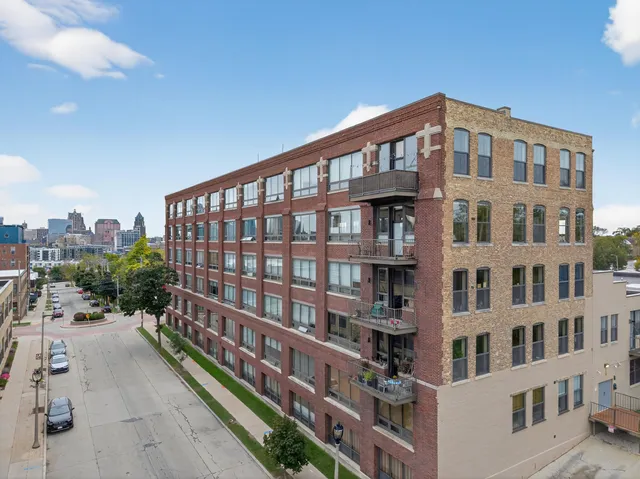 $295,000 | 234 East Reservoir Avenue, Unit 203, Milwaukee, WI 53212