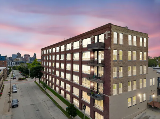 $295,000 | 234 East Reservoir Avenue, Unit 203, Milwaukee, WI 53212