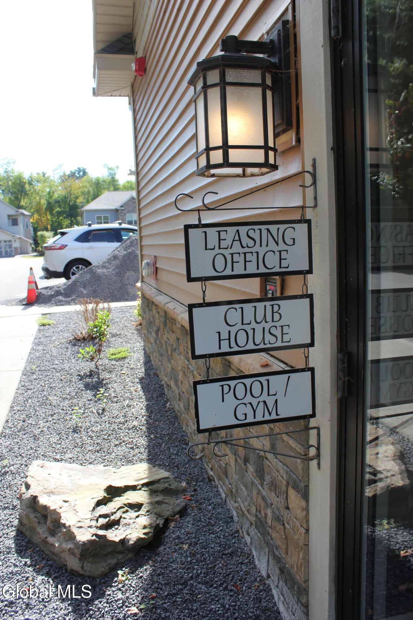 48 Bavarian Way, Unit 97 Altamont, NY 12009 - Photo 3 of 57 Office Entry