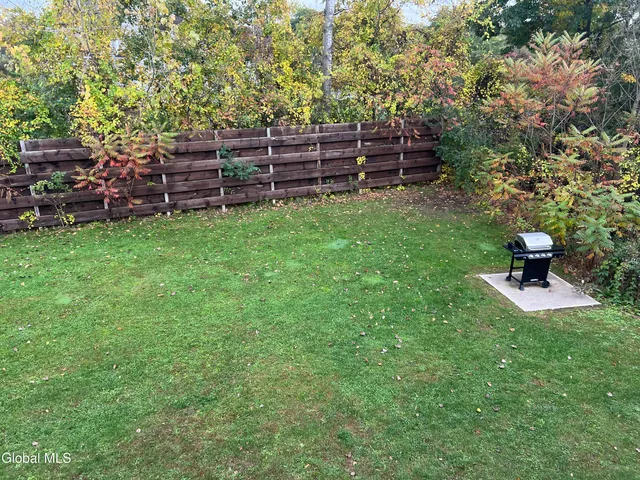 $2,450 | 48 Bavarian Way, Unit 97, Altamont, NY 12009