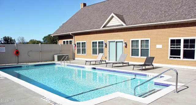 $2,450 | 48 Bavarian Way, Unit 97, Altamont, NY 12009