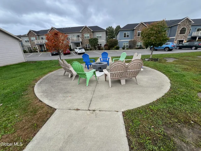 $2,450 | 48 Bavarian Way, Unit 97, Altamont, NY 12009