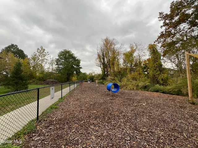 $2,450 | 48 Bavarian Way, Unit 97, Altamont, NY 12009