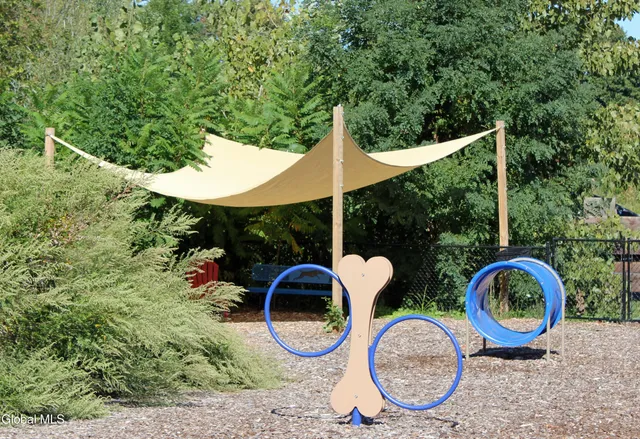 $2,450 | 48 Bavarian Way, Unit 97, Altamont, NY 12009