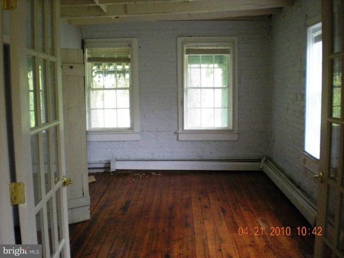16421 Broadfording Road Clear Spring, MD 21722 - Photo 3 of 6 Den