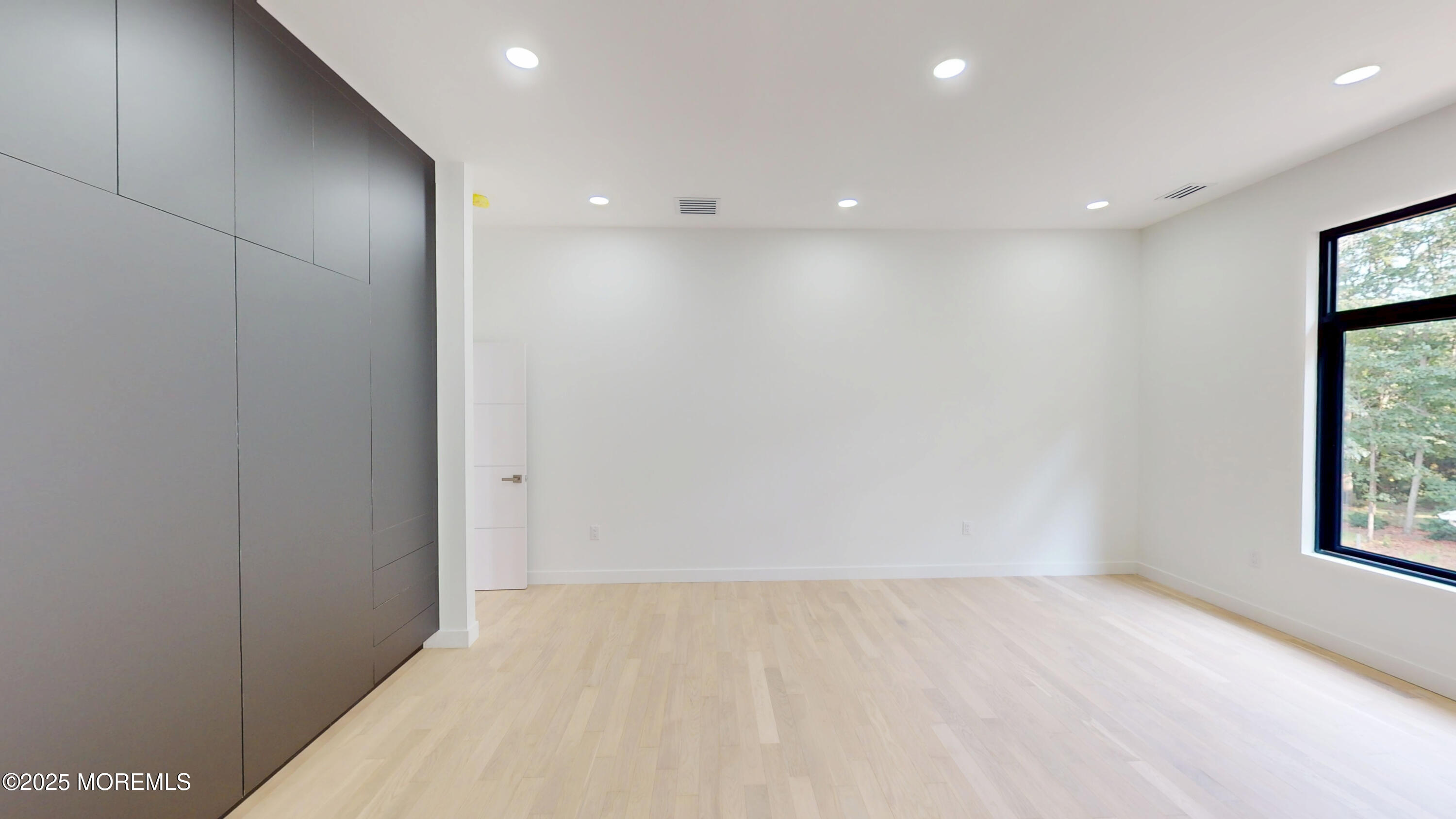 93 Buckley Road Marlboro, NJ 07746 - Photo 12 of 76 08212025_103111